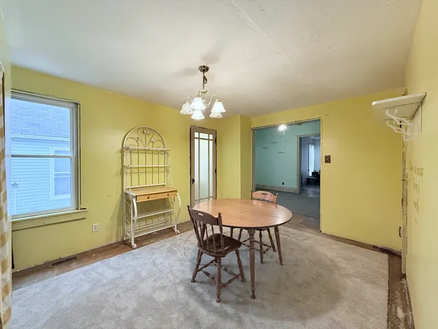 $119,900 | 613 North Center Street, Clinton, IL 61727