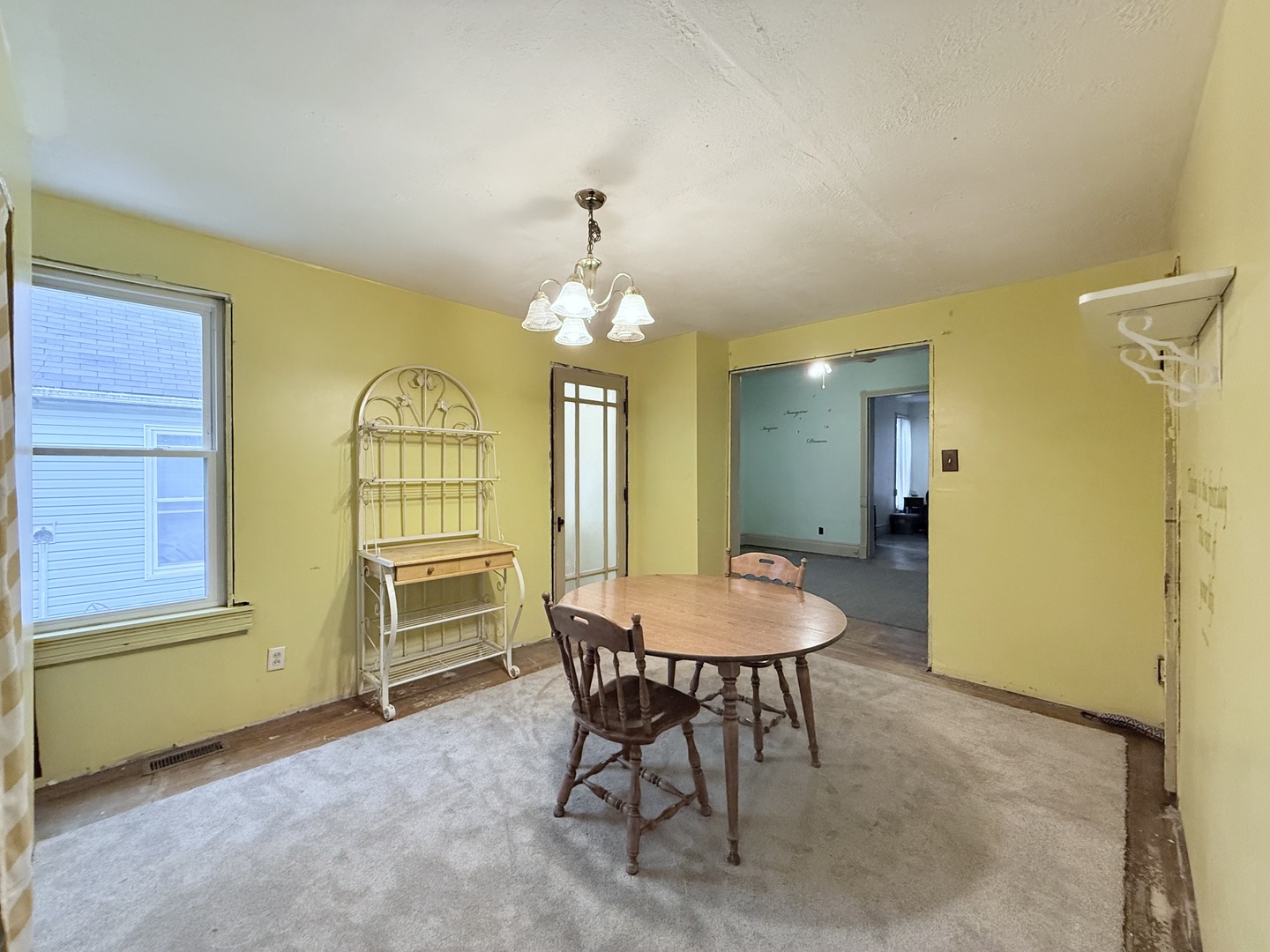 613 North Center Street Clinton, IL 61727 - Photo 8 of 17