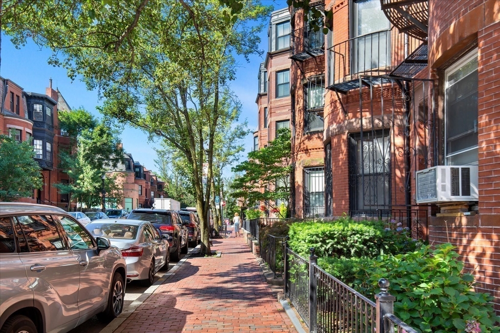 95 St Botolph Street, Unit 2 Boston, MA 02116 - Photo 31 of 39