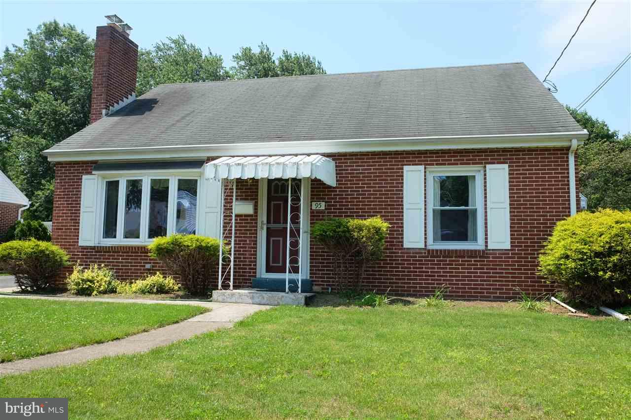 95 Oneida Road Camp Hill, PA 17011 - Photo 2 of 15 Gallery Image 2