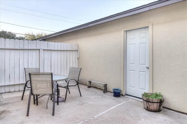 $1,595 | 2713 St Joseph Street, Unit K, Corpus Christi, TX 78418