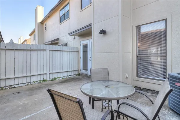 $1,595 | 2713 St Joseph Street, Unit K, Corpus Christi, TX 78418