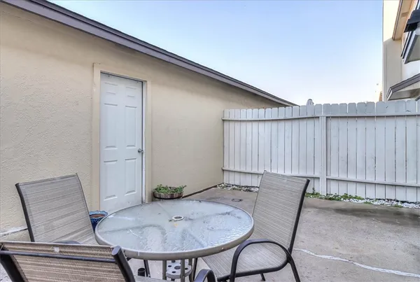 $1,595 | 2713 St Joseph Street, Unit K, Corpus Christi, TX 78418