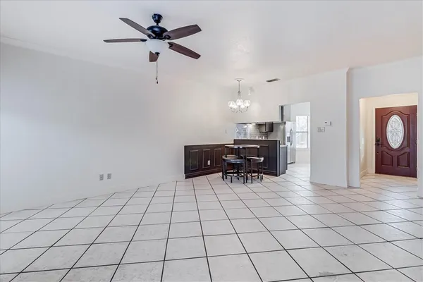 $1,595 | 2713 St Joseph Street, Unit K, Corpus Christi, TX 78418