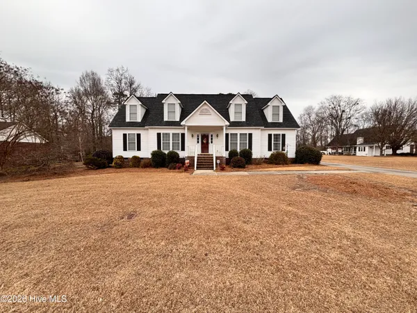 $389,999 | 107 Christopher Lane, Clinton, NC 28328