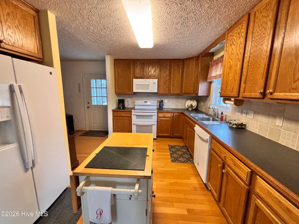 $389,999 | 107 Christopher Lane, Clinton, NC 28328