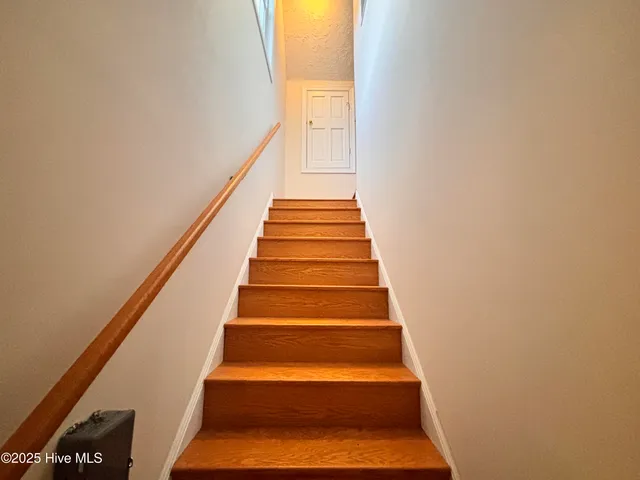 $399,999 | 107 Christopher Lane, Clinton, NC 28328