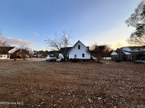 $389,999 | 107 Christopher Lane, Clinton, NC 28328