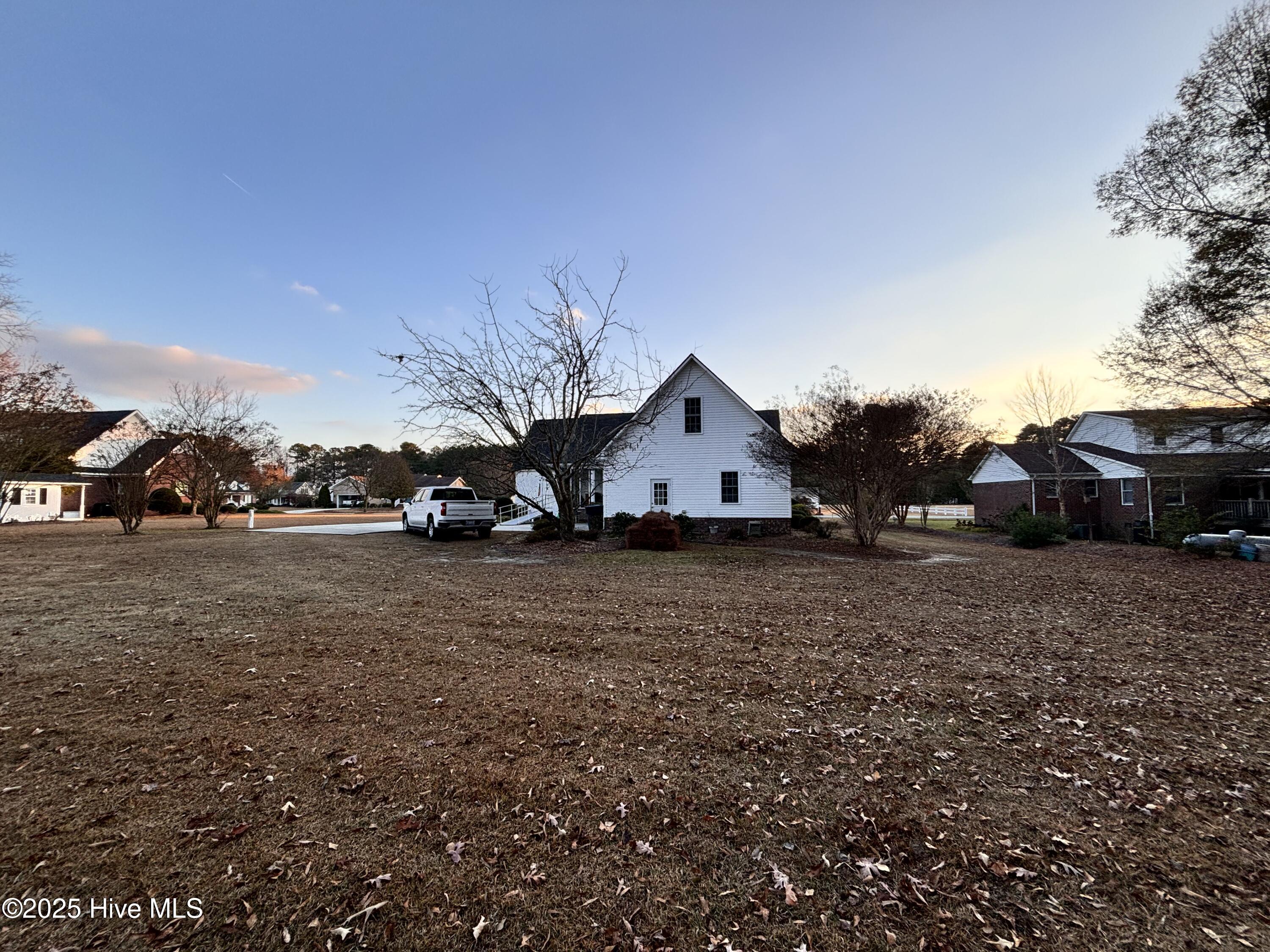 107 Christopher Lane Clinton, NC 28328 - Photo 2 of 40 IMG_0659