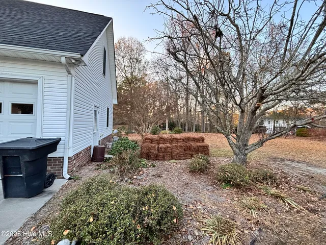 $399,999 | 107 Christopher Lane, Clinton, NC 28328