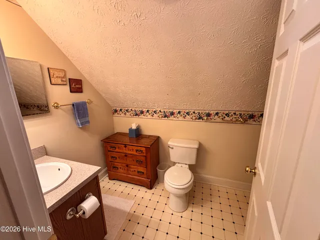 $399,999 | 107 Christopher Lane, Clinton, NC 28328