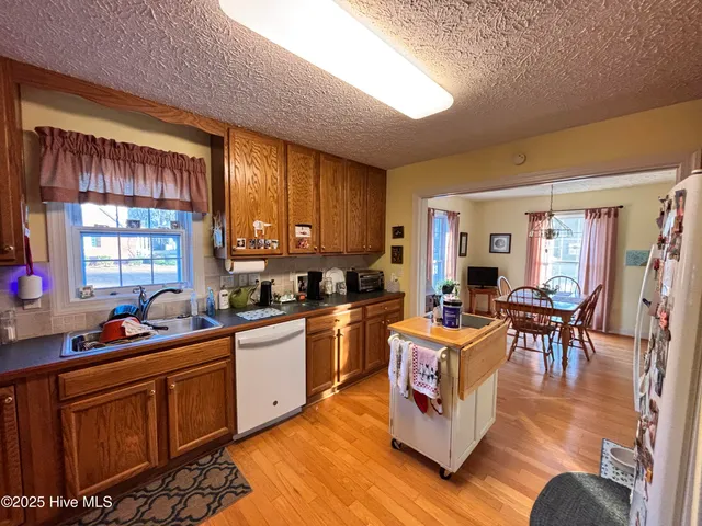 $399,999 | 107 Christopher Lane, Clinton, NC 28328