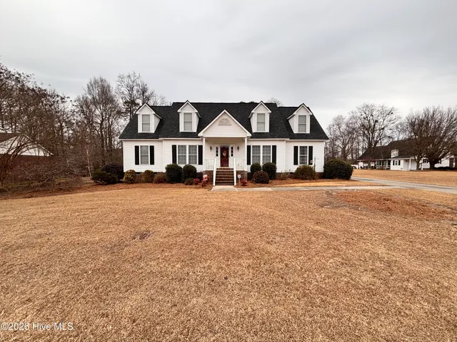 $399,999 | 107 Christopher Lane, Clinton, NC 28328