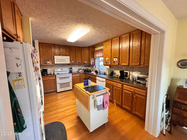 $399,999 | 107 Christopher Lane, Clinton, NC 28328