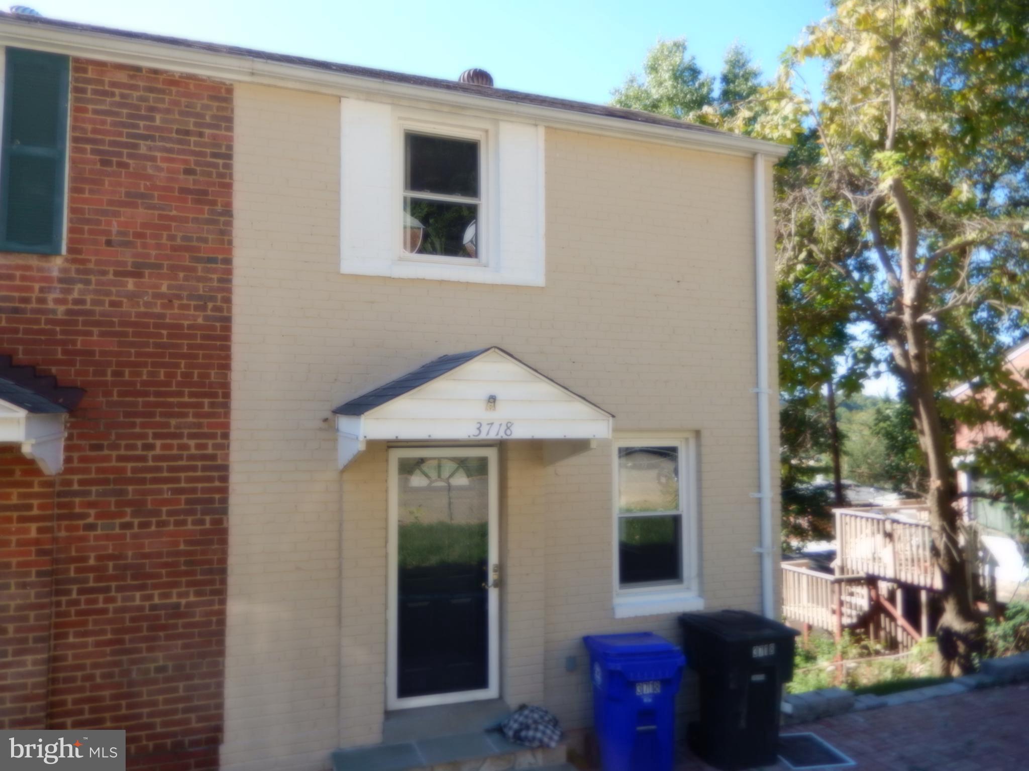 3718 South Kemper Road Arlington, VA 22206 - Photo 1 of 15 Exterior Front Door