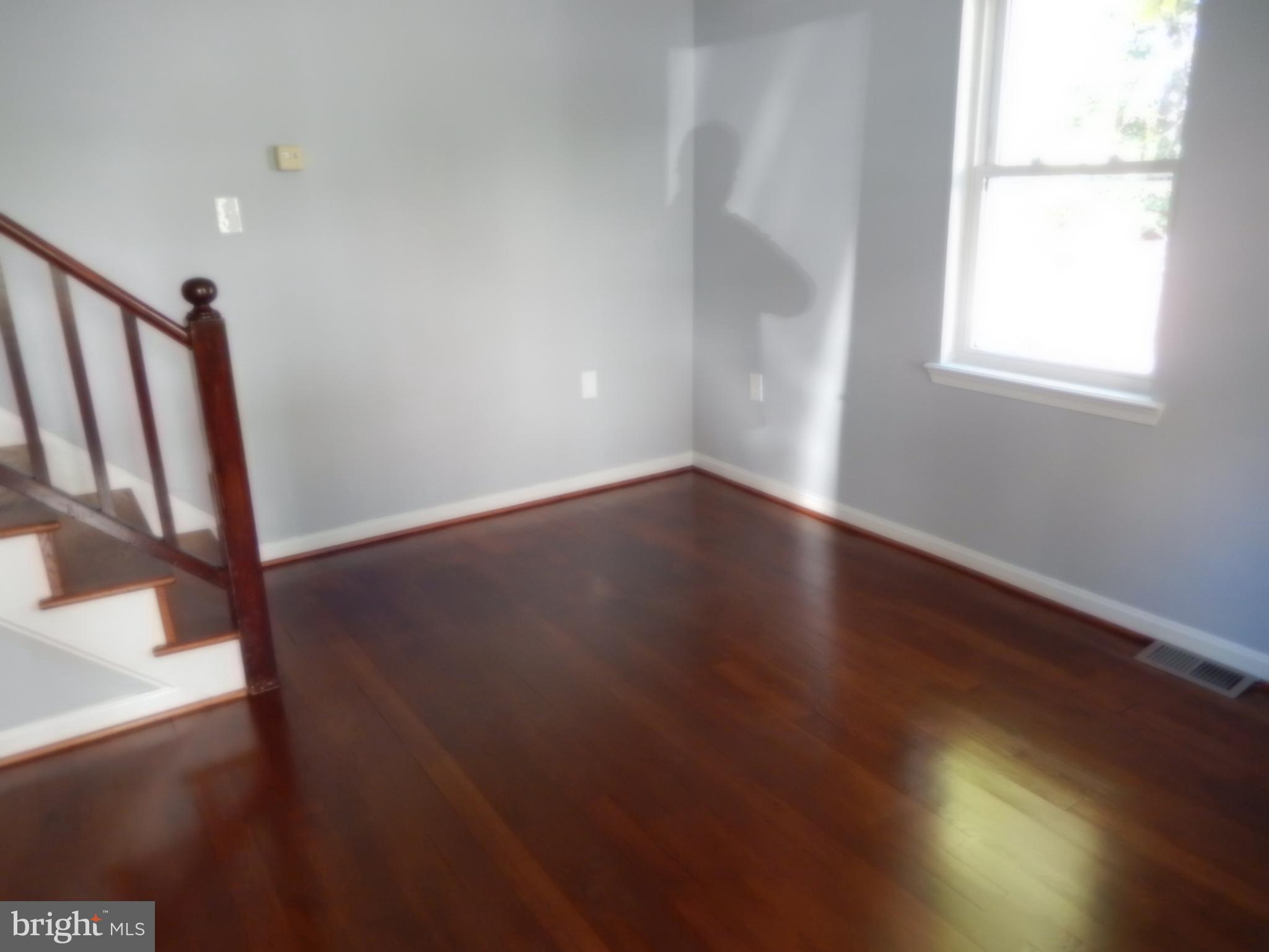 3718 South Kemper Road Arlington, VA 22206 - Photo 2 of 15 Living Room