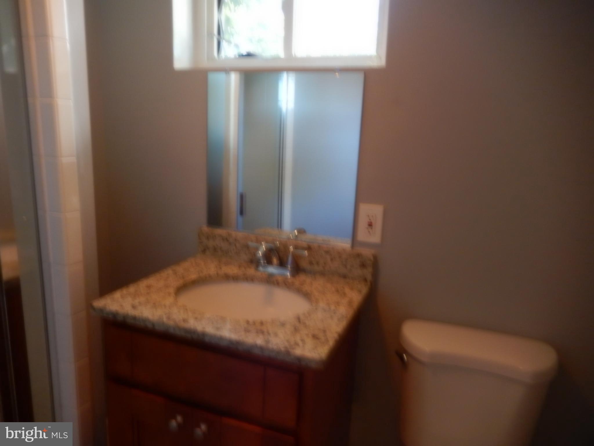 3718 South Kemper Road Arlington, VA 22206 - Photo 12 of 15 Bath