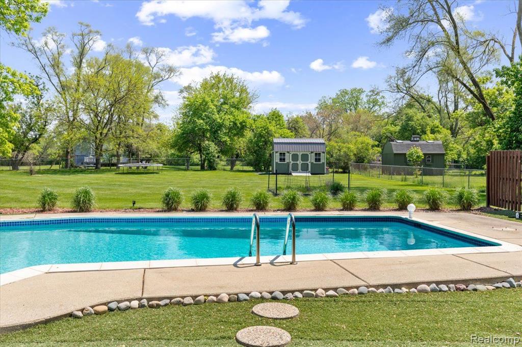 1933 John R Road Rochester Hills, MI 48307 - Photo 58 of 60