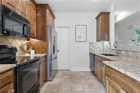 $350,000 | 15602 West 61st Street, Shawnee, KS 66217