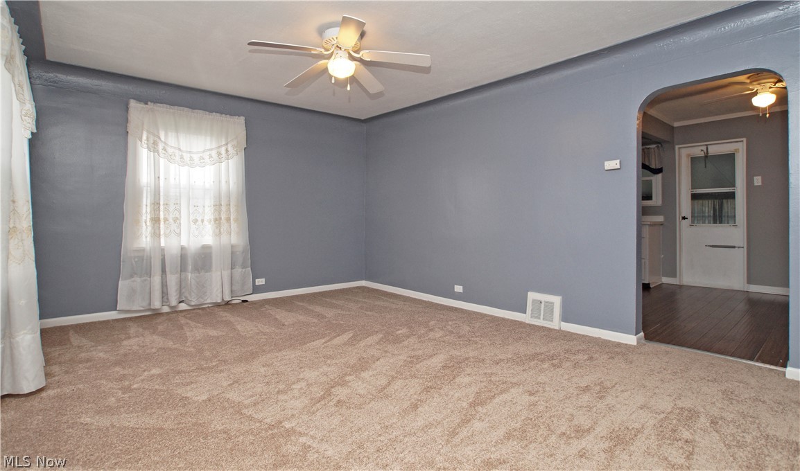 906 Mannering Road Eastlake, OH 44095 - Photo 9 of 20 Gallery Image 9