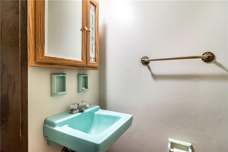 236 Sleepy Hollow Road Pittsburgh, PA 15216 - Photo 12 of 25 Gallery Image 12
