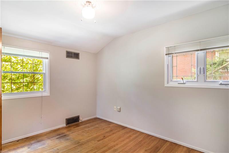 236 Sleepy Hollow Road Pittsburgh, PA 15216 - Photo 19 of 25 Gallery Image 19
