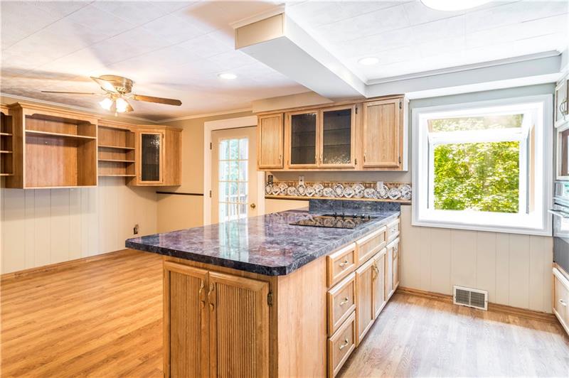 236 Sleepy Hollow Road Pittsburgh, PA 15216 - Photo 8 of 25 Gallery Image 8