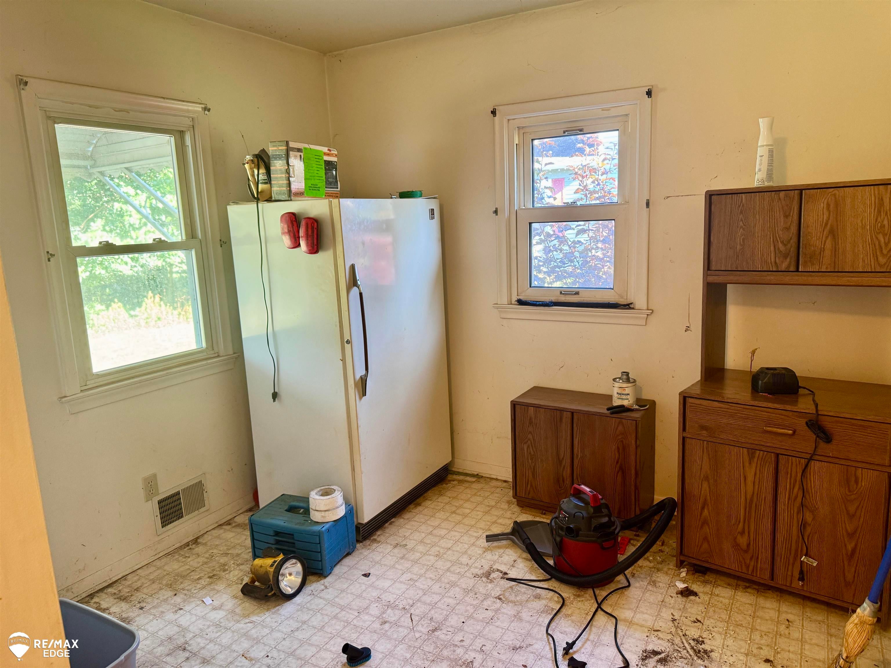 5499 North McKinley Road Flushing, MI 48433 - Photo 4 of 13 Gallery Image 4