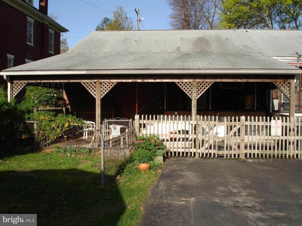 303 North Broad Street Lititz, PA 17543 - Photo 3 of 9