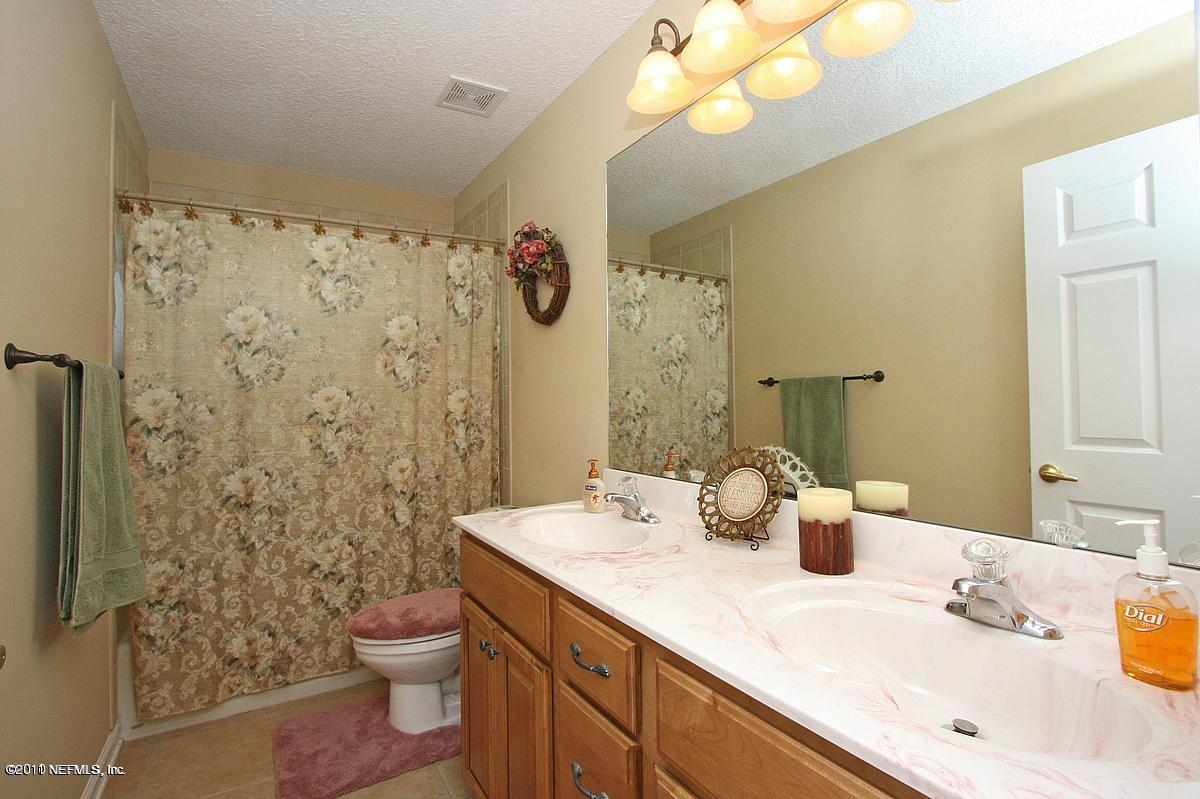 710 Otis Road Jacksonville, FL 32220 - Photo 18 of 26 Hall Bath