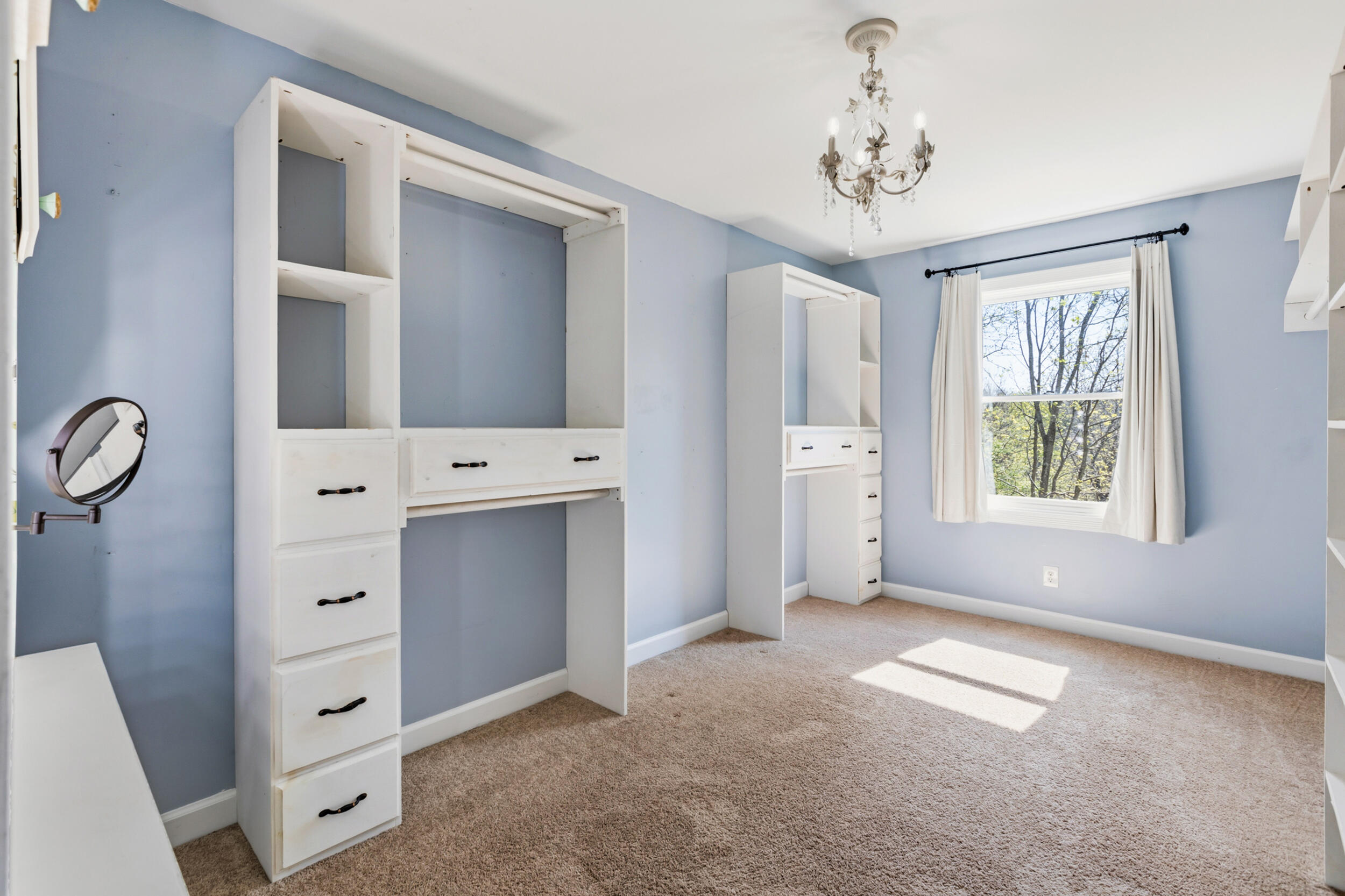 802 Brookhollow Lane Chattanooga, TN 37421 - Photo 19 of 60 Primary Dressing Room/Closet