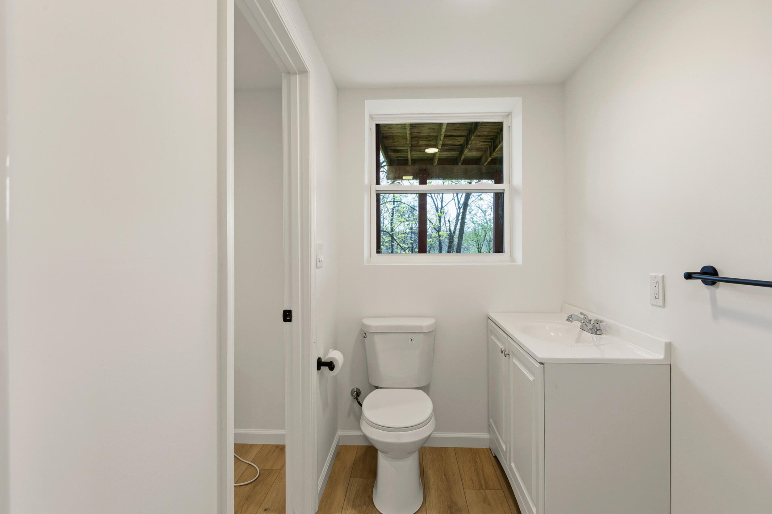802 Brookhollow Lane Chattanooga, TN 37421 - Photo 30 of 60 Basement Bathroom