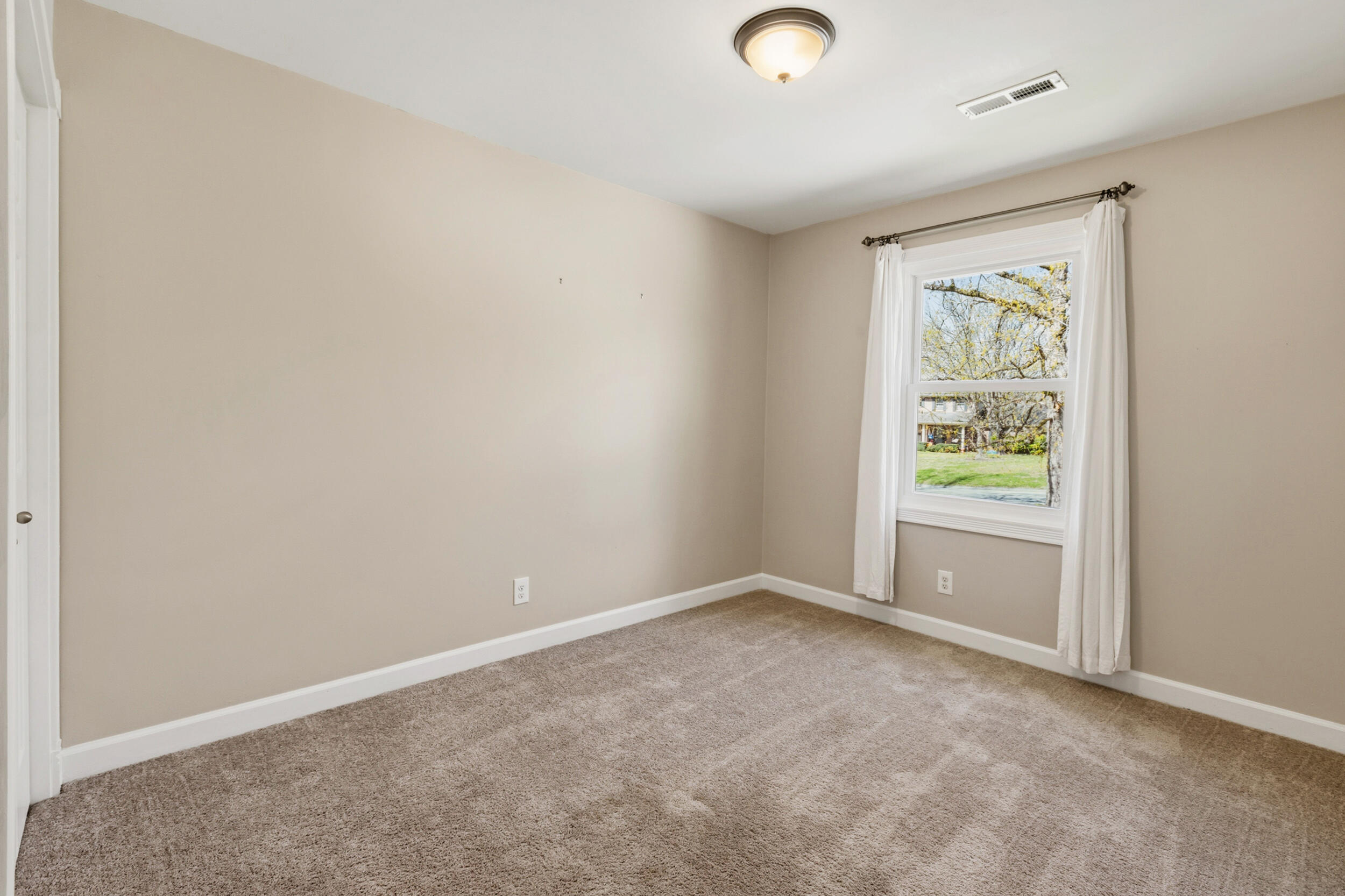 802 Brookhollow Lane Chattanooga, TN 37421 - Photo 49 of 60 Spare Bedroom