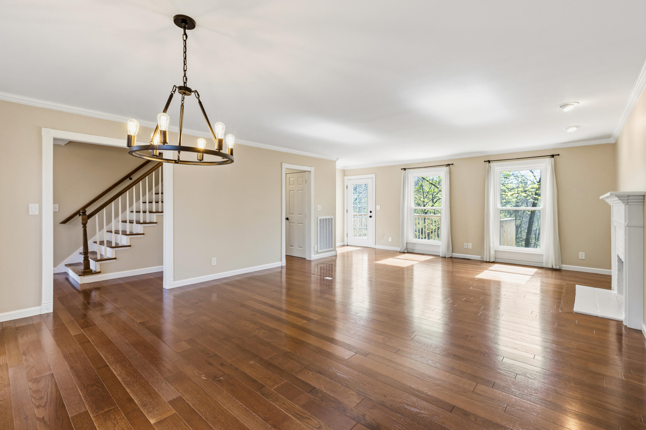 802 Brookhollow Lane Chattanooga, TN 37421 - Photo 7 of 60 The Grand Family Room