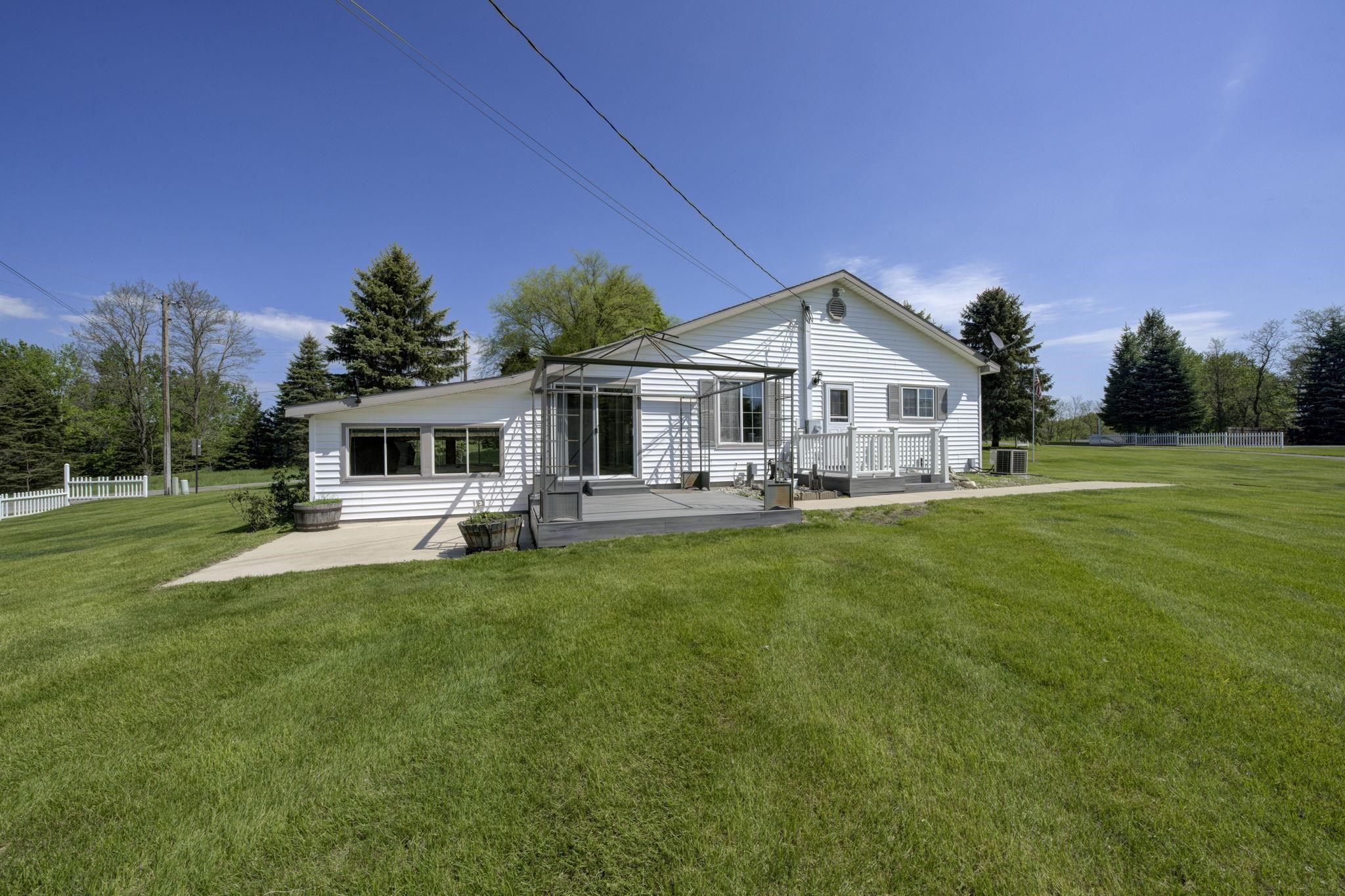 2072 East Potter Road Traverse City, MI 49696 - Photo 4 of 47