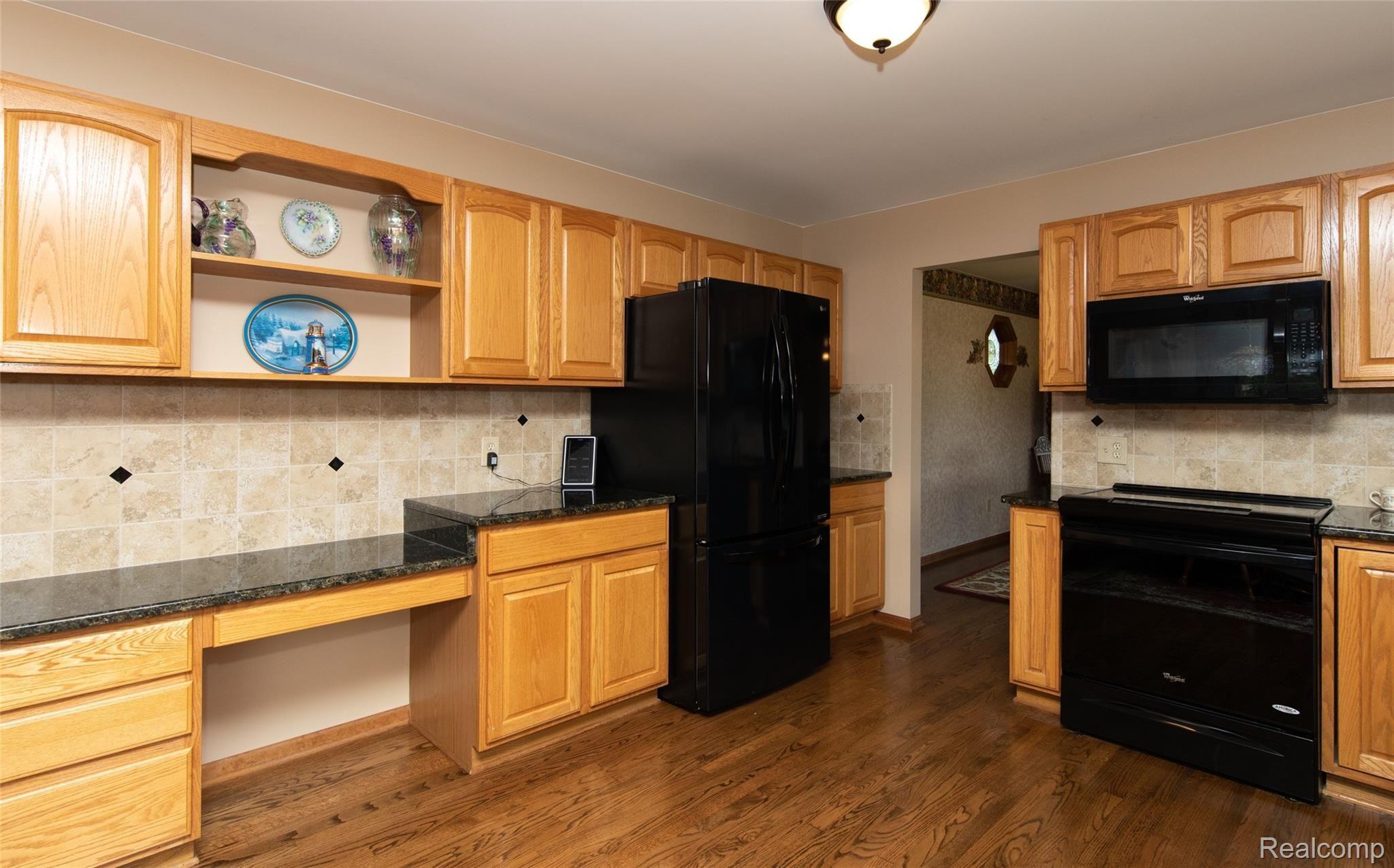 5397 Clarkston Road Clarkston, MI 48348 - Photo 10 of 60 8.JPG