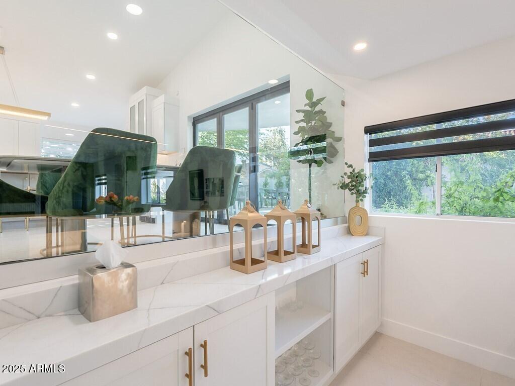 4748 East Redfield Road Phoenix, AZ 85032 - Photo 17 of 73 017_Bar Area