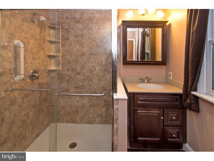 29 Centennial Road Warminster, PA 18974 - Photo 11 of 25 Master Bathroom