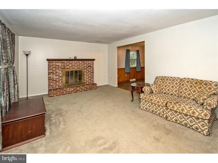 29 Centennial Road Warminster, PA 18974 - Photo 3 of 25 Living Room