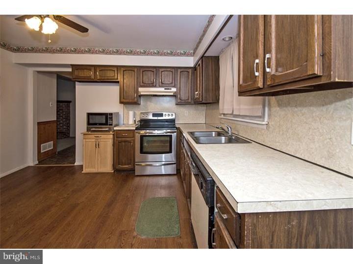29 Centennial Road Warminster, PA 18974 - Photo 7 of 25 Kitchen