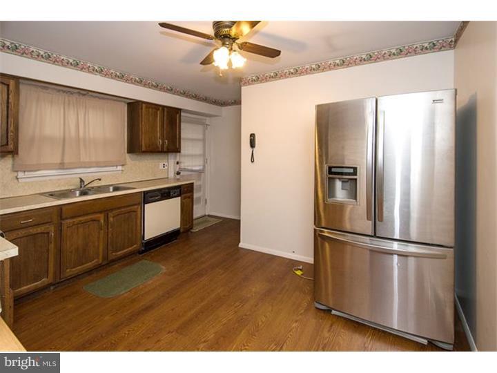 29 Centennial Road Warminster, PA 18974 - Photo 8 of 25 Kitchen