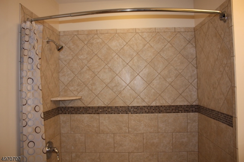 147 Castle Ridge Drive East Hanover, NJ 07936 - Photo 12 of 15
