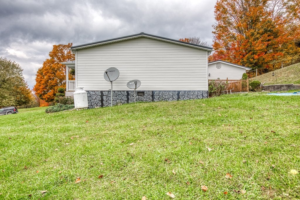 8145 Mountain Road Cedar Bluff, VA 24609 - Photo 32 of 34 Gallery Image 32