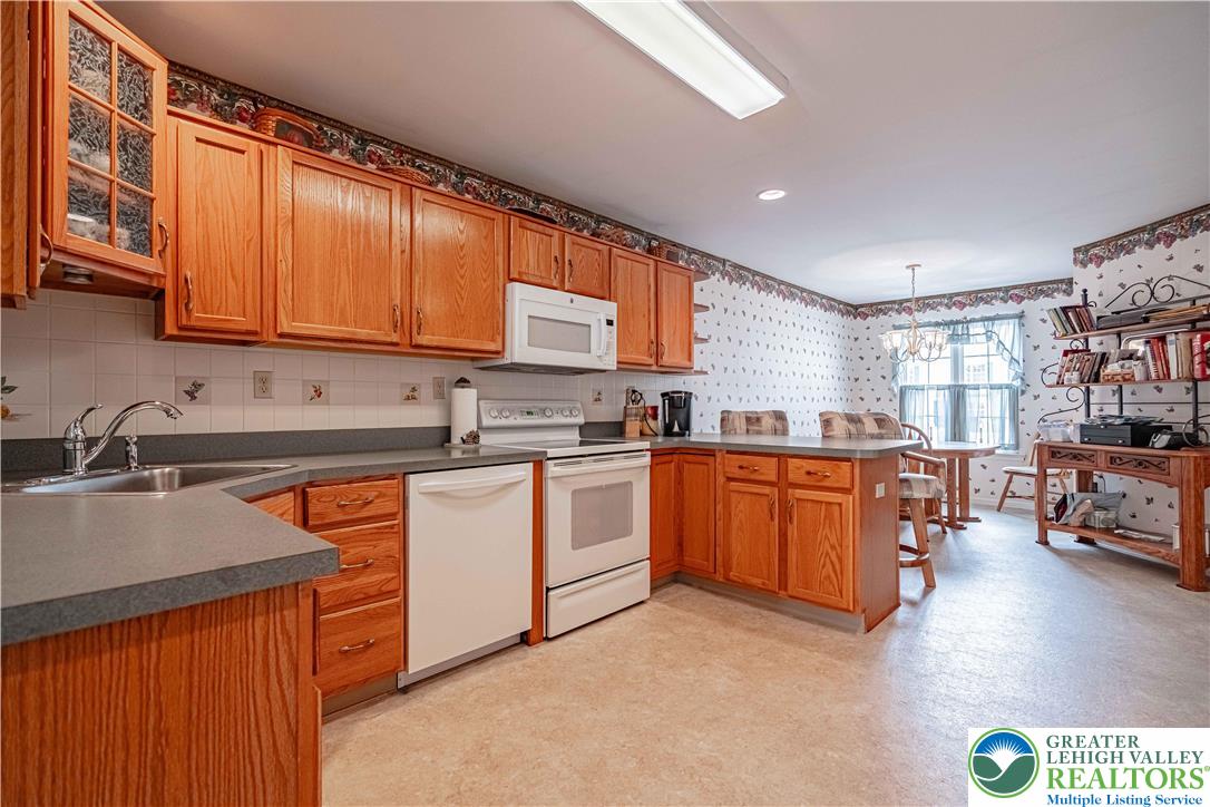 199 Park Ridge Drive Easton, PA 18040 - Photo 16 of 41