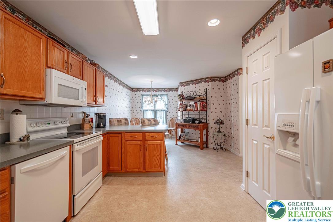 199 Park Ridge Drive Easton, PA 18040 - Photo 18 of 41