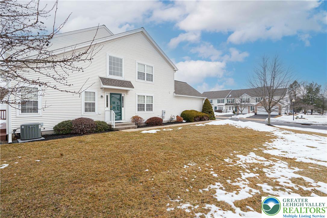 199 Park Ridge Drive Easton, PA 18040 - Photo 4 of 41