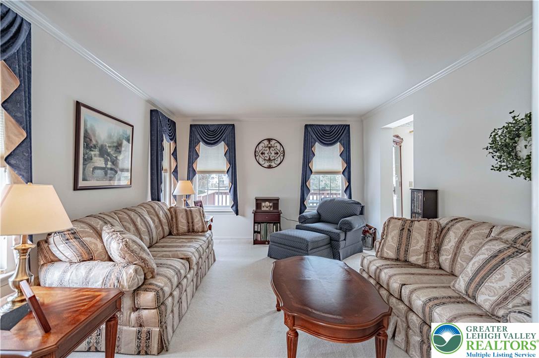 199 Park Ridge Drive Easton, PA 18040 - Photo 7 of 41