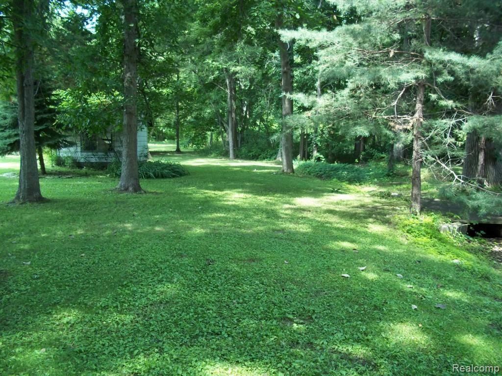 27900 Sibley Road Romulus, MI 48174 - Photo 17 of 27 100_0527.jpg