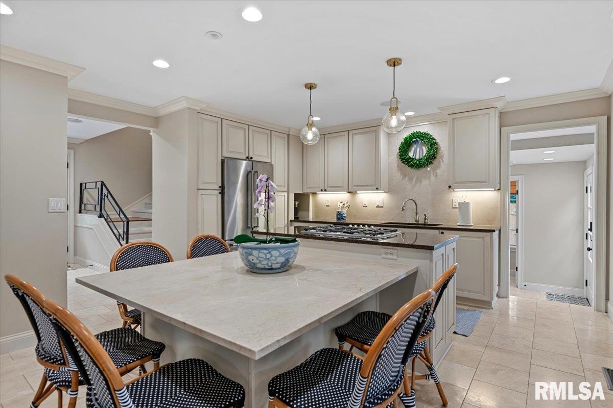 2006 South Wiggins Avenue Springfield, IL 62704 - Photo 11 of 43 Gallery Image 11