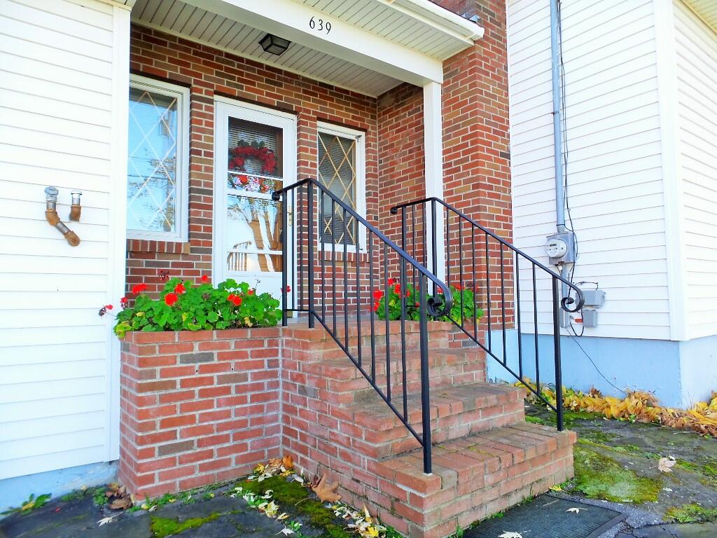 639 Bangor Road Benton, ME 04901 - Photo 28 of 30 Front steps